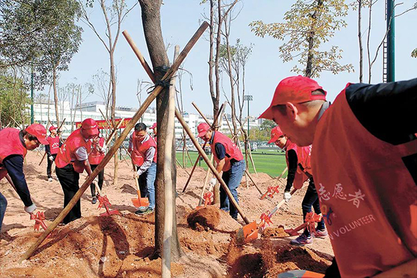 本月，富士康集團旗下的24個工業(yè)園區(qū)將有很大的事情要做