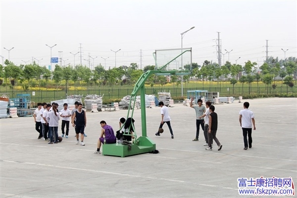 實地探訪富士康鄭州工廠：電腦室"高大上"