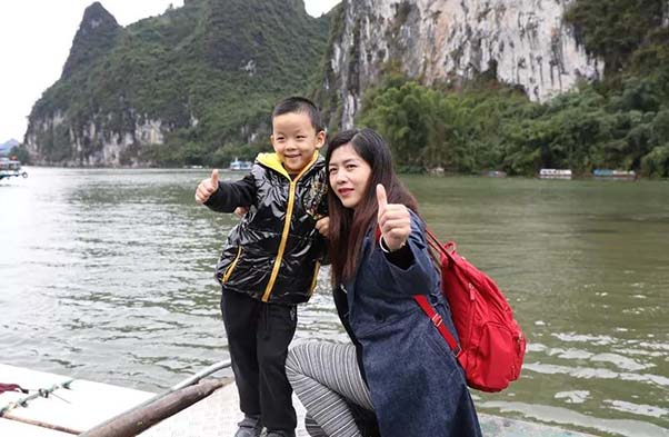 深圳園區(qū)工會主辦的第十一屆“再回首·長相聚”資深員工慰問活動